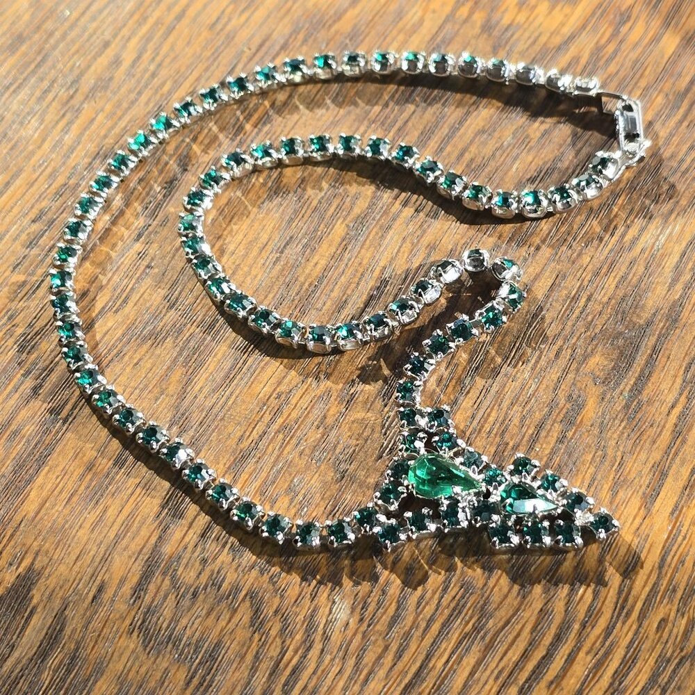 Green & Silvertone Vintage Crystal Necklace